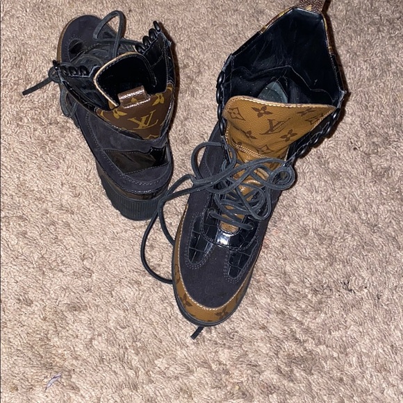 COPY - Louis Vuitton boots (authentic) - Picture 1 of 6